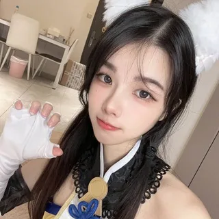 🍼深圳夏可可🎀萝莉cos野战露出一字马jk白虎反差少女