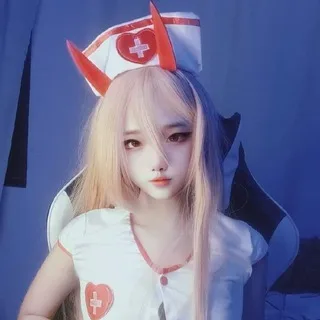 Cosplayer 18+