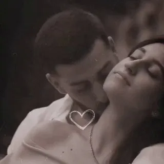 @romantic_gif_4u